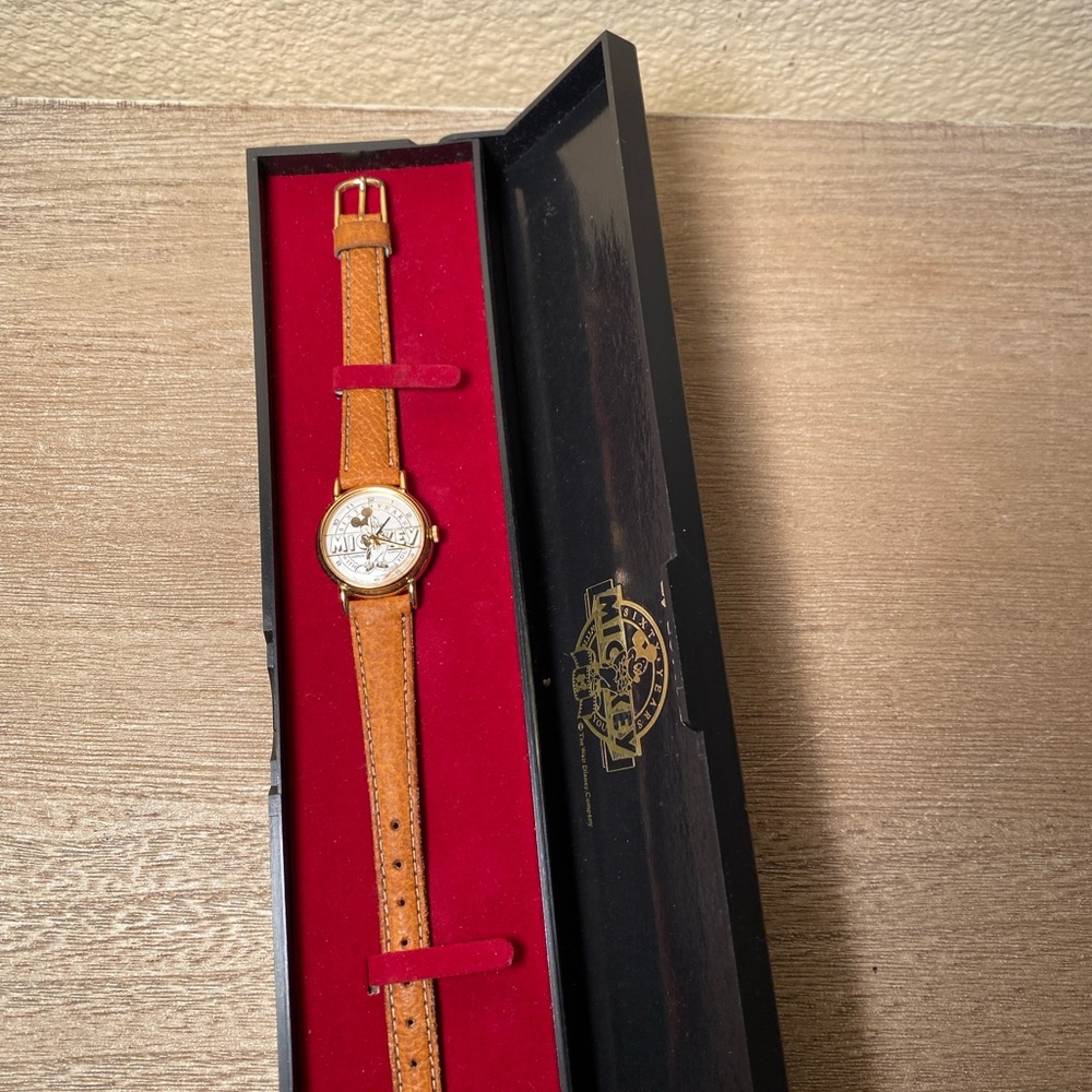 COPY - Disney collectible watch  never used lorus